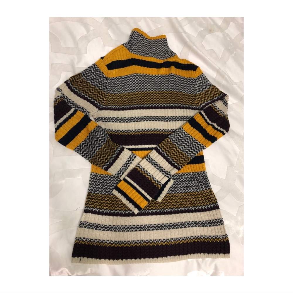 Turtle neck striped shirt